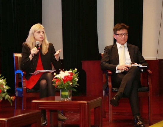 Julia Charlton participated as a panelist in the seminar Julia Charlton participated as a panelist in the seminar